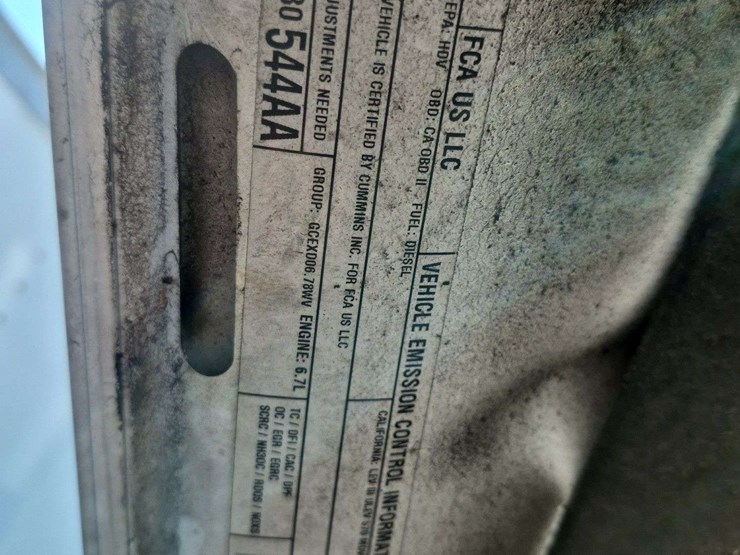 2016-dodge-3500-image-10