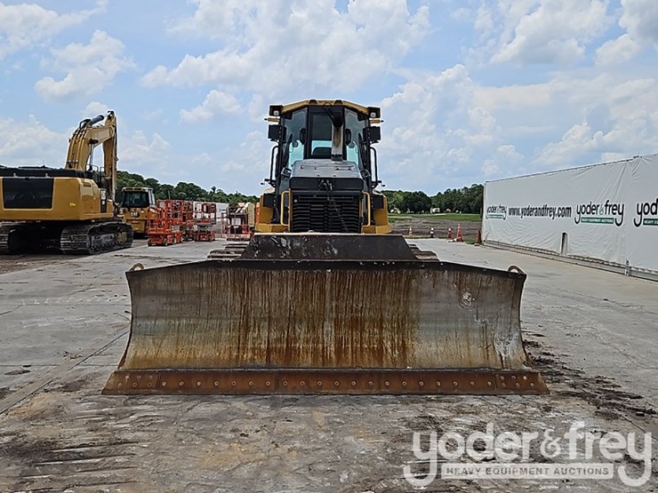 2022-deere-750l-image-16