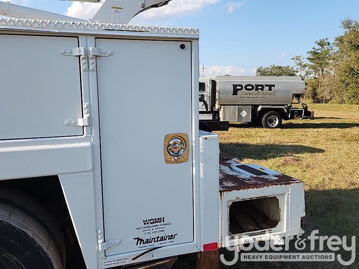 2008-international-durastar-4300-image-10
