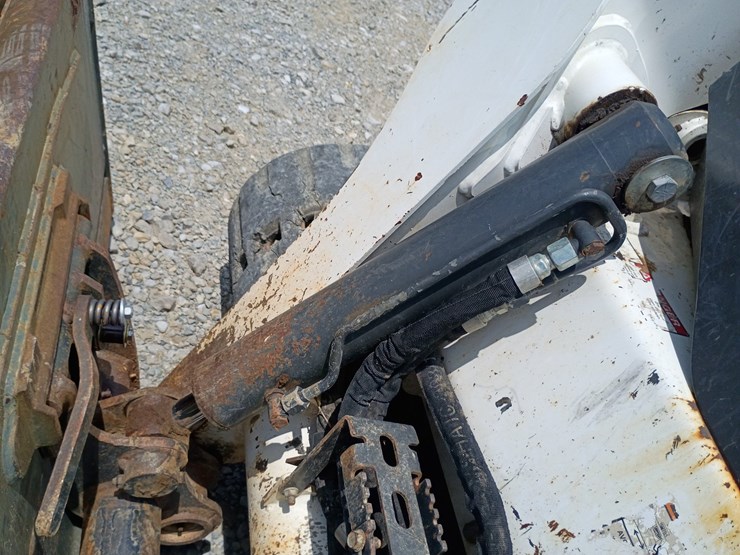 2023-bobcat-t770-image-65