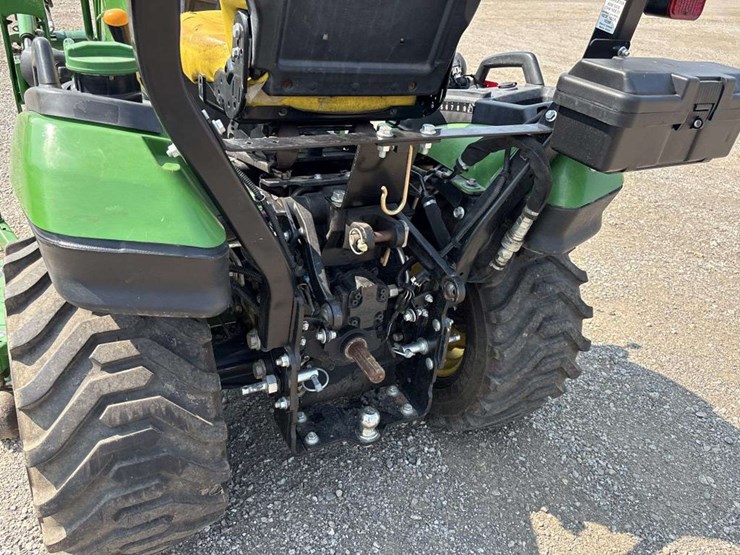john-deere-1025r-image-12