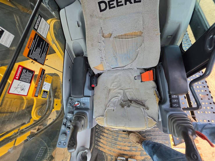 2018-deere-470g-lc-image-37