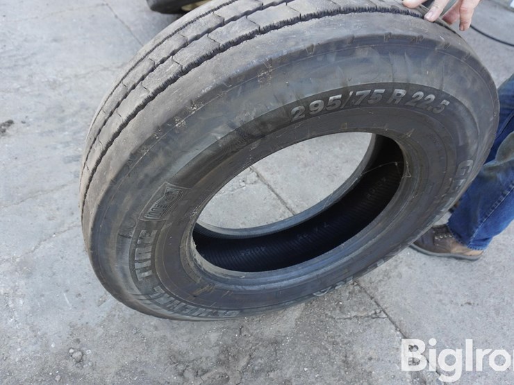 295/75r22.5-tires-&-rims-image-11