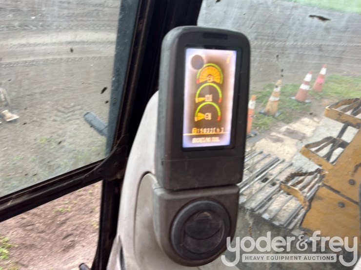 2013-caterpillar-328d-lcr-image-40