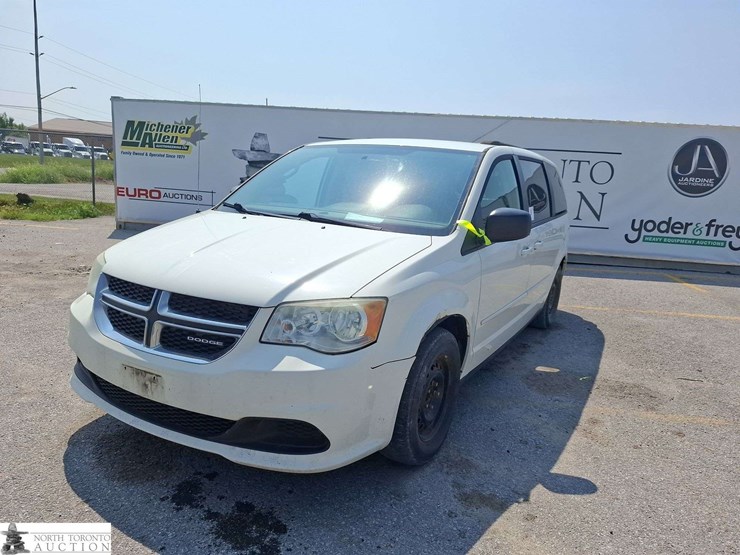 2011-dodge-grand-caravan-se-image-1