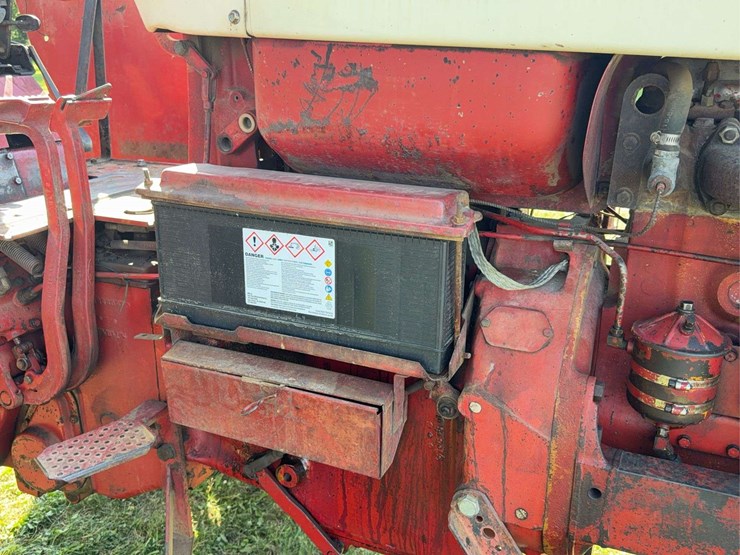 farmall-806-diesel-image-24