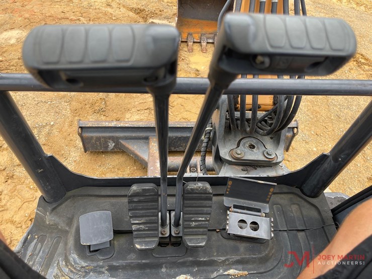 case-cx26c-mini-excavator-image-21