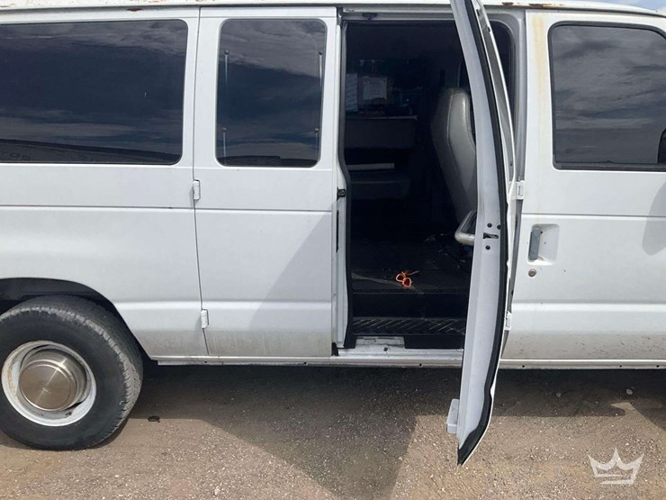 2003-ford-e350-image-24