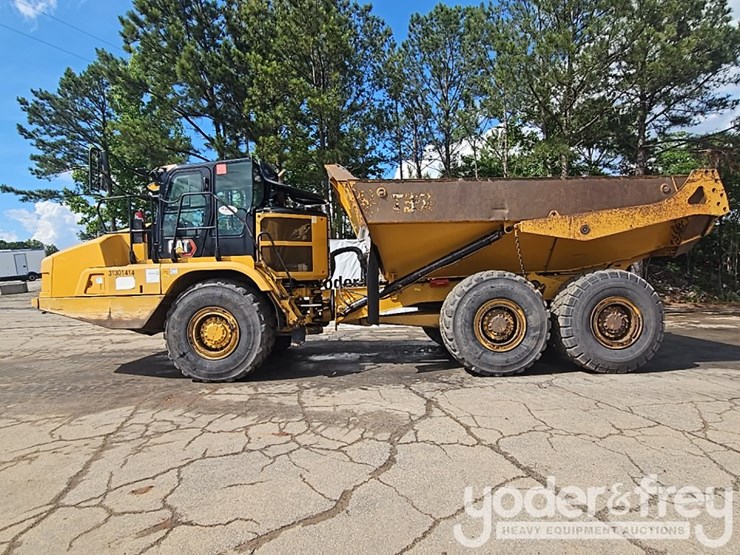 2021-caterpillar-730-image-2