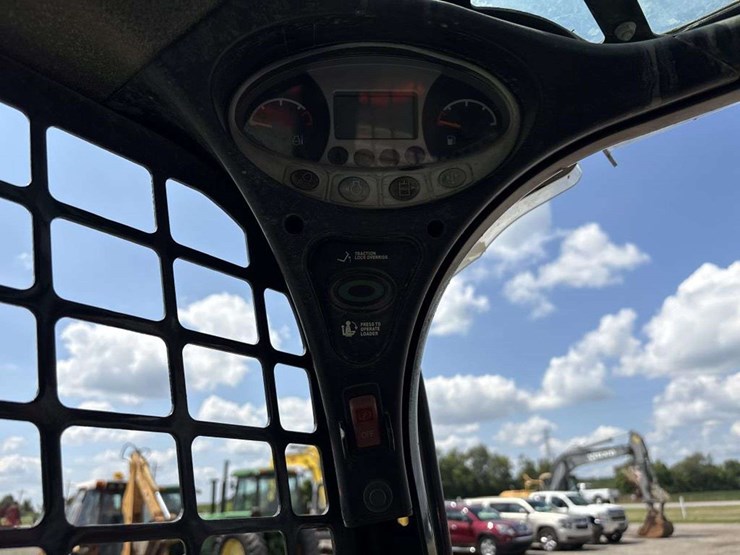 2020-bobcat-t550-image-18