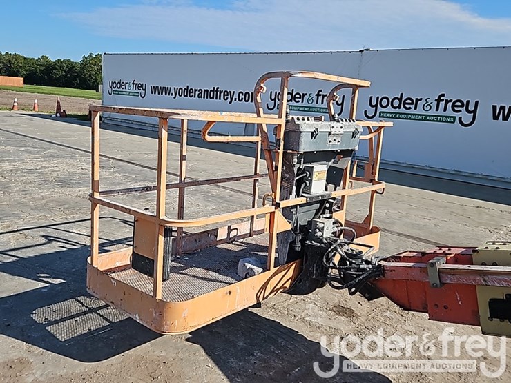 2016-jlg-600s-image-14