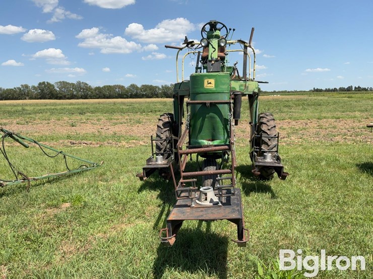 john-deere-700-image-2