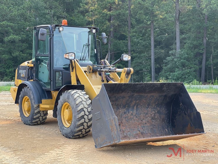 2016-caterpillar-906m-image-1