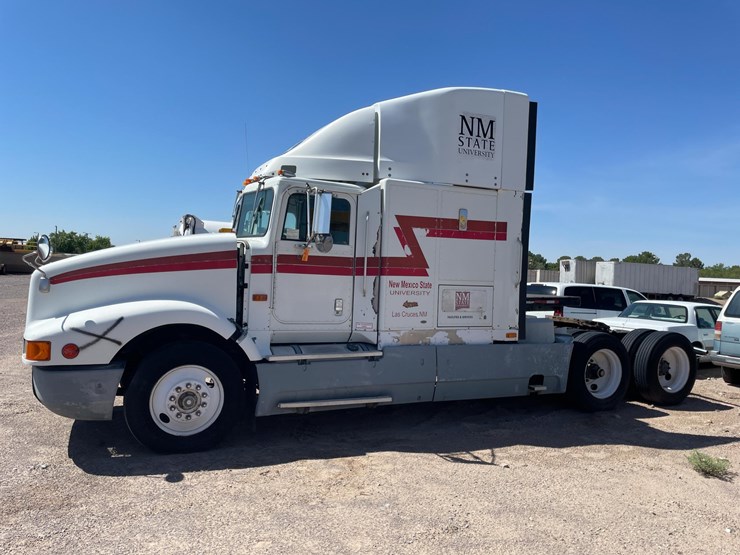 #2251-•-1992-international-eagle-f9400-tractor-truck-image-1