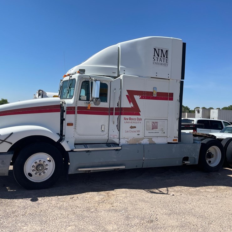#2251 • 1992 International Eagle F9400 Tractor Truck
