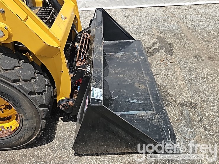 2022-caterpillar-232d-image-11