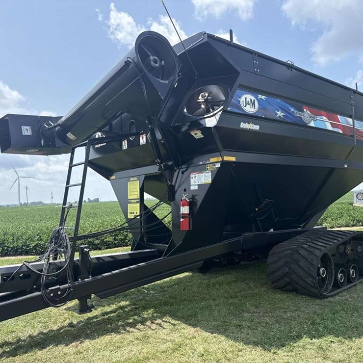 2023 J&M 1326 Patriotic Farmer Edition Grain Cart