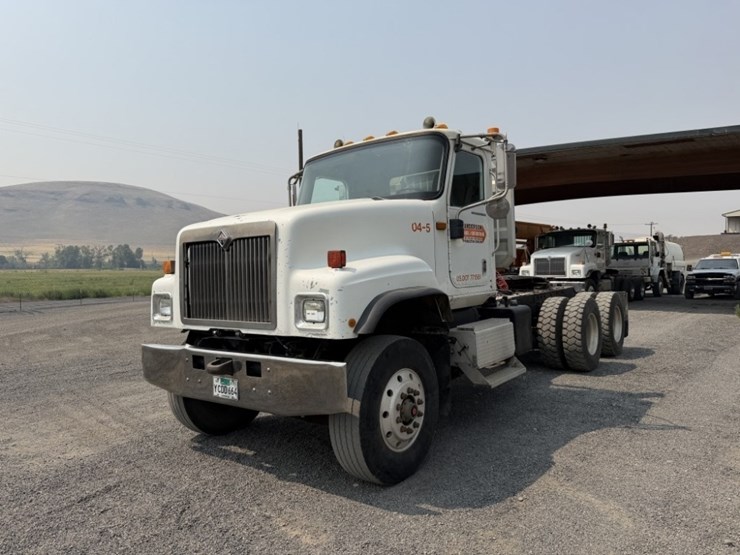 2004-international-5500i-t/a-truck-tractor-image-1