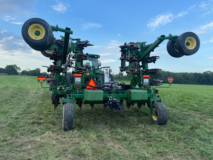 2012-john-deere-2510h-image-4