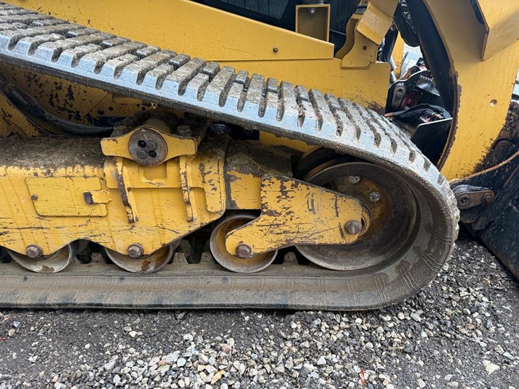 2023-caterpillar-259d3-image-14
