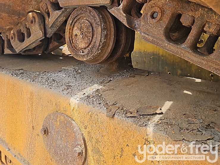 2023-komatsu-d39px-24-image-22