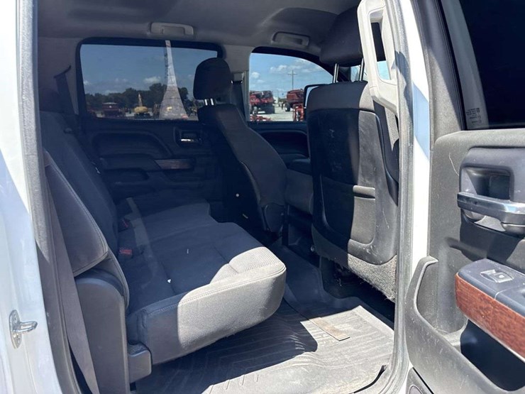 2015-gmc-sierra-2500-image-14