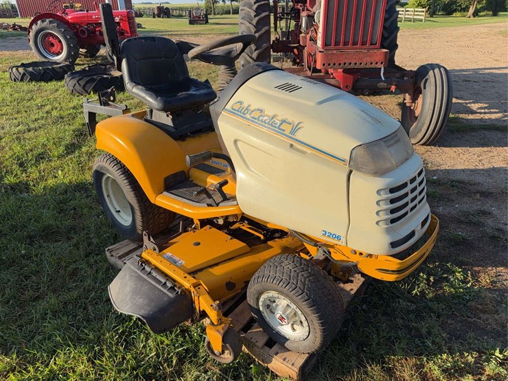 cub-cadet-3206-image-2