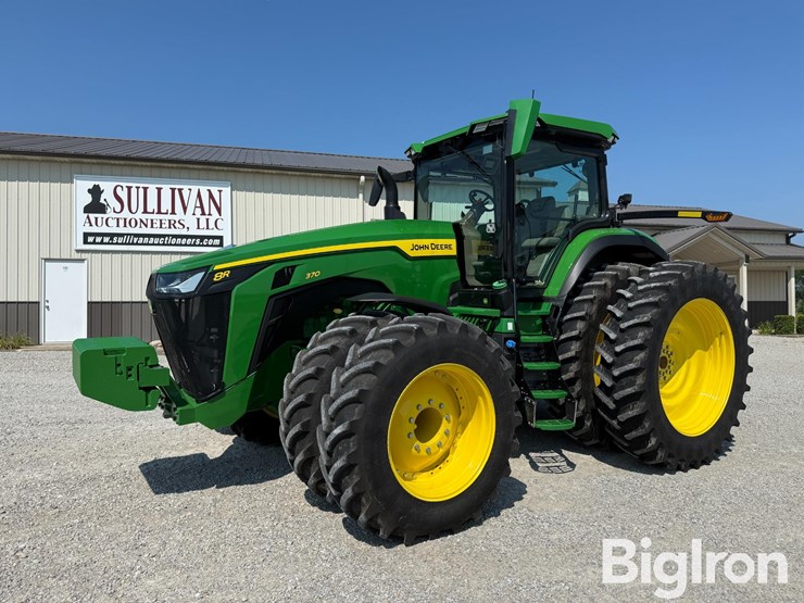 2025-john-deere-8r-370-image-1