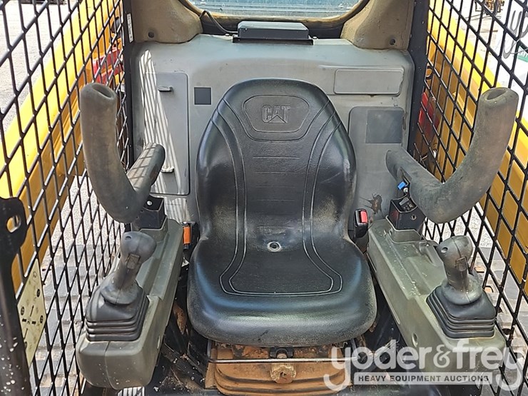 2021-caterpillar-289d3-image-25