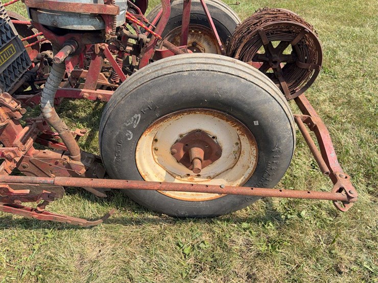 mccormick-deering-two-row-planter-image-25