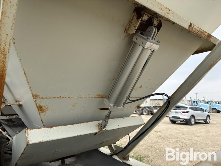 2000-homemade-3-feed-bin-on-t/a-carrier-image-20