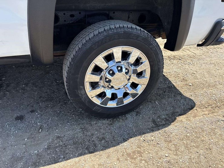 2015-gmc-sierra-2500-image-8