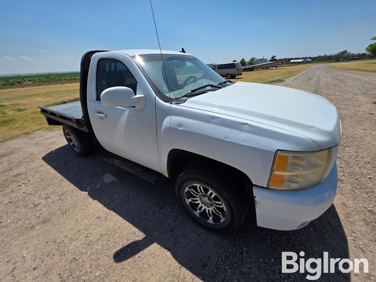 2008-chevrolet-1500-image-3