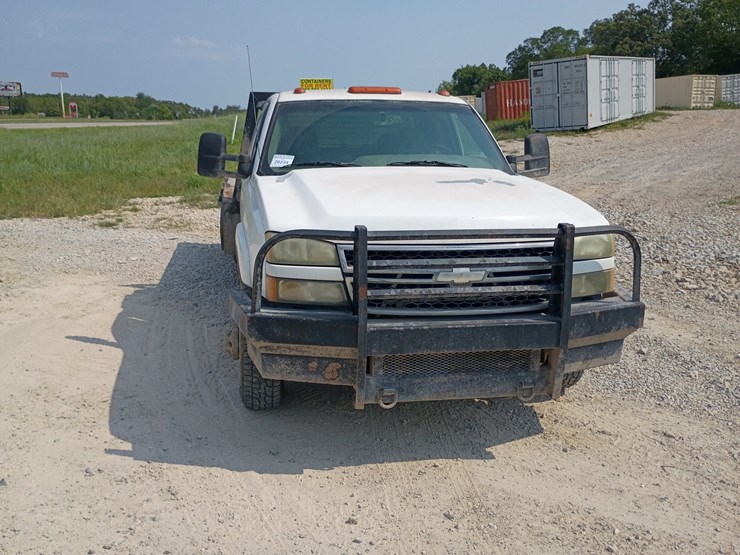 2006-chevrolet-silverado-3500-image-14