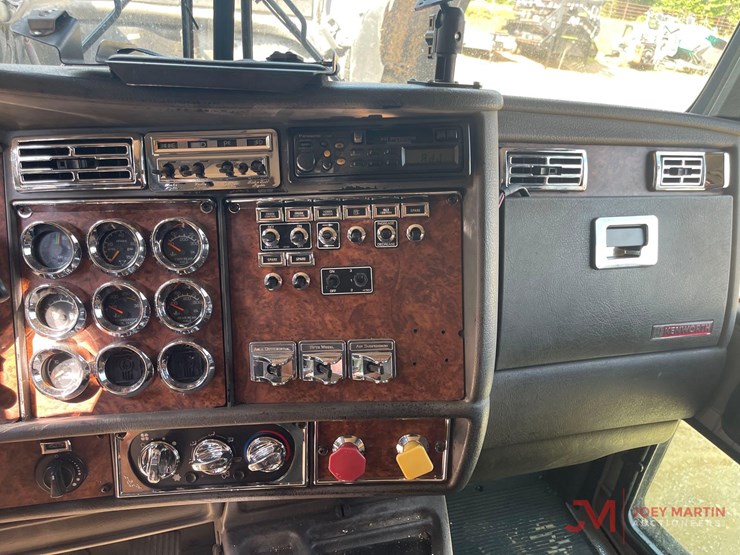 2003-kenworth-t802-day-cab-truck-tractor-image-22