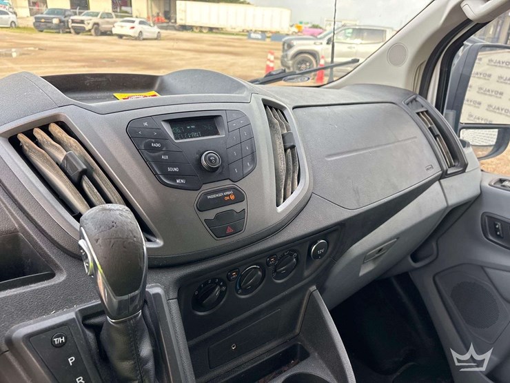 2018-ford-transit-image-16