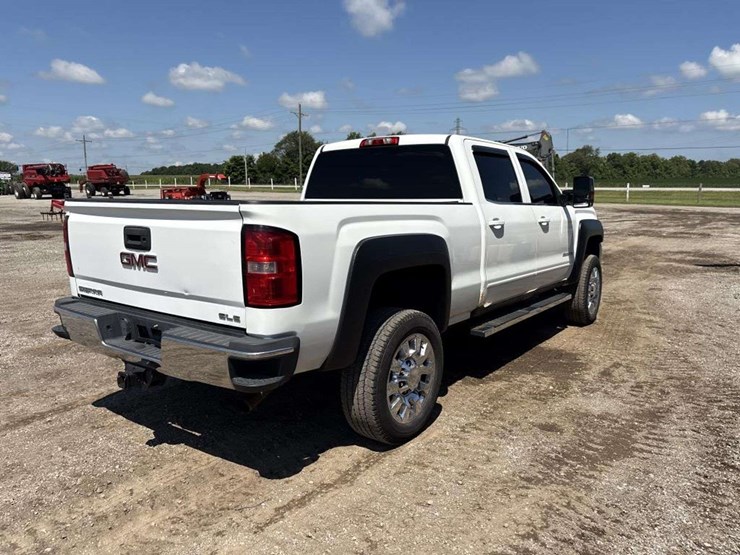 2015-gmc-sierra-2500-image-4