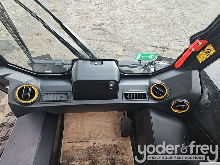 2026-jcb-215t-image-28