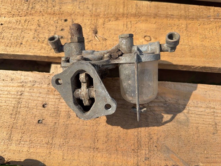 (2)-carburetors-and-fuel-pump-image-5