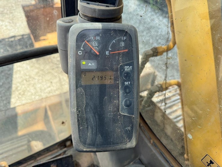 deere-80c-image-22