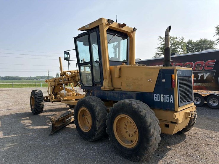 komatsu-grader-gd615a-image-3
