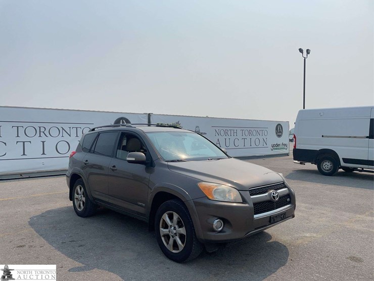 2010-toyota-rav4-image-3