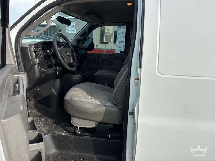 2019-chevrolet-express-2500-image-11