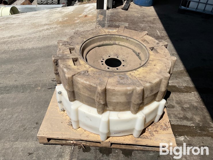 mach-2-solid-irrigation-pivot-wheels-image-2