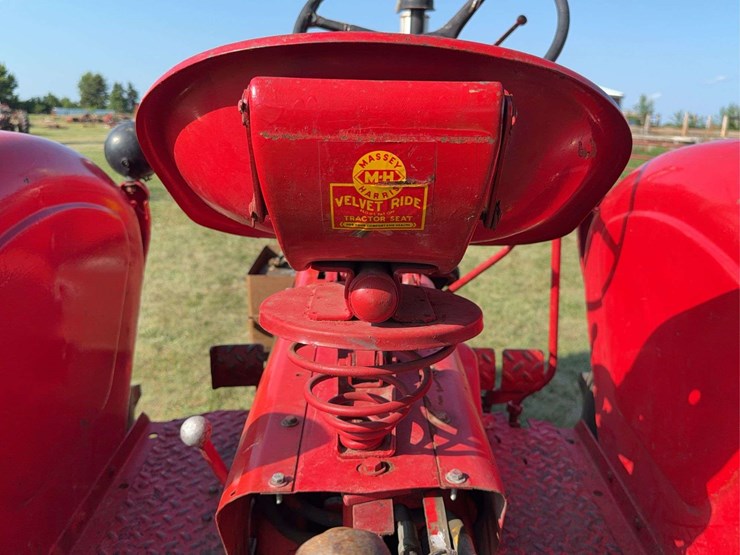 massey-ferguson-444-image-36