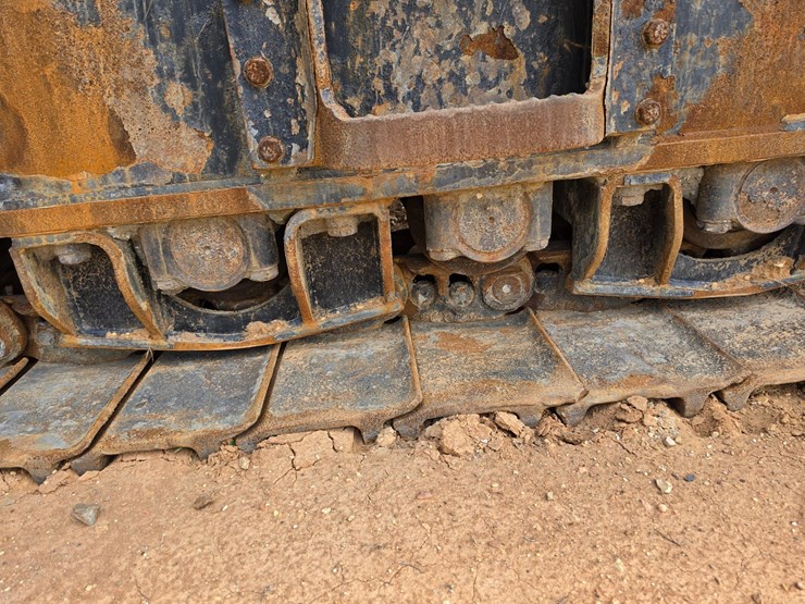 2023-caterpillar-374-image-68