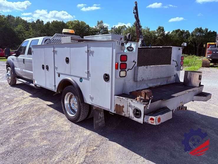 2006-ford-f550-xlt-sd-image-3