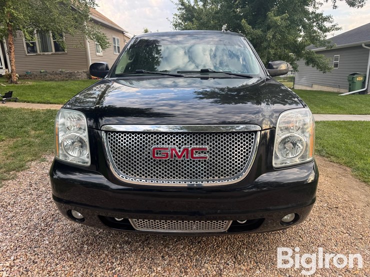 2013-gmc-yukon-image-2