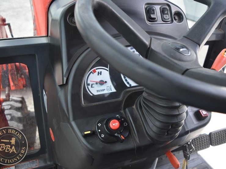 2013-kubota-b3000hsd-image-37
