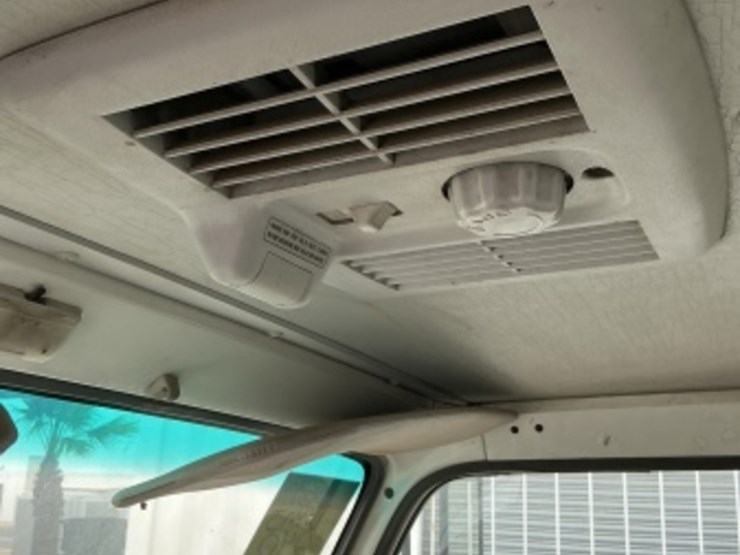 1995-isuzu-npr-image-18
